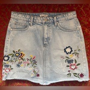 Stradivarius Floral Embroidered Denim Skirt
